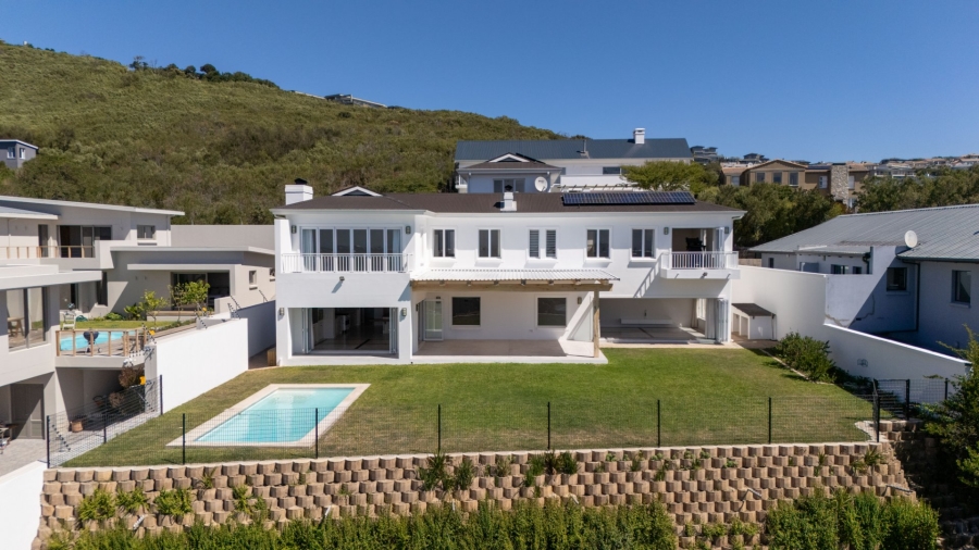 6 Bedroom Property for Sale in Whale Rock Western Cape